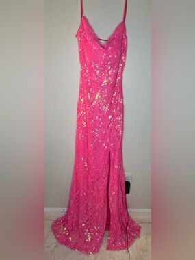 Windsor Pink Sparkly Prom / Evening Dress Built-In Bra Lace Up Back M